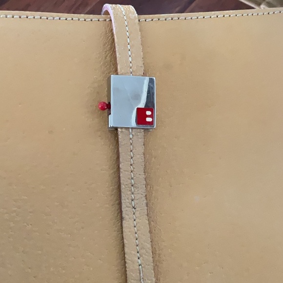 BALLY Elegant Tan Leather Handbag (minor callouts) - Picture 11 of 12